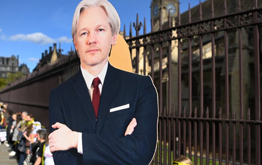 News Outlets Urge U.S. to Drop Charges Against Julian Assange
