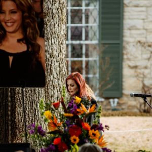 Lisa Marie Presley Gets Royal Tribute at Graceland