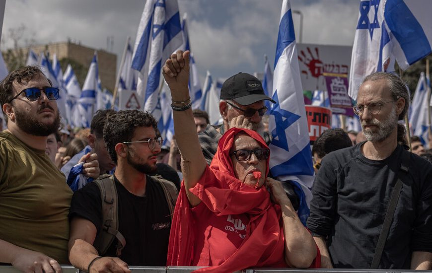 Israeli Crisis Shows How Protests Can, and Can’t, Force Change