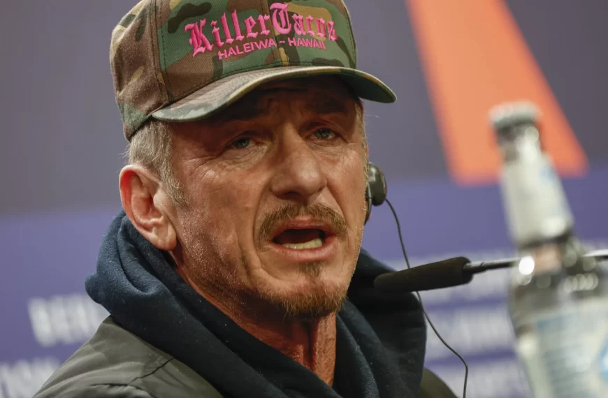 ‘How Dare You!’ Sean Penn Slams Americans Who Want Peace Deal to End Ukraine War